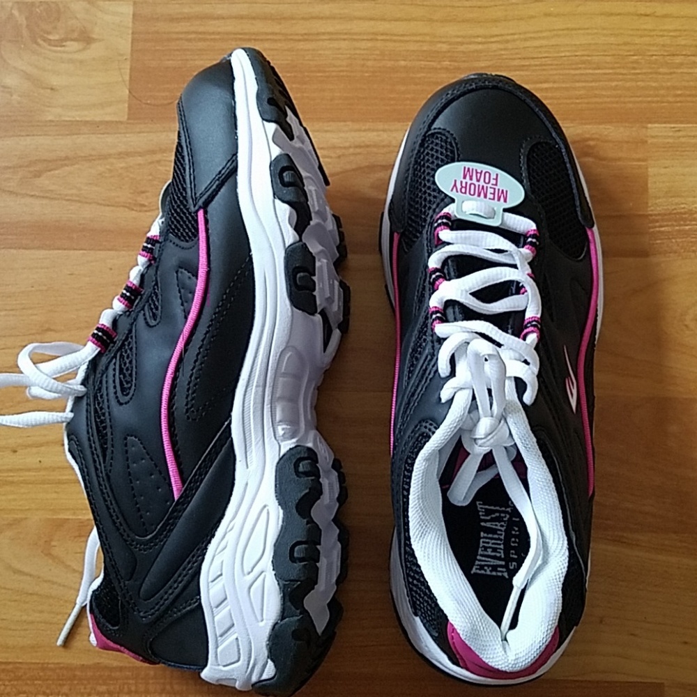 Sneakers. Women s Everlast. Medium width